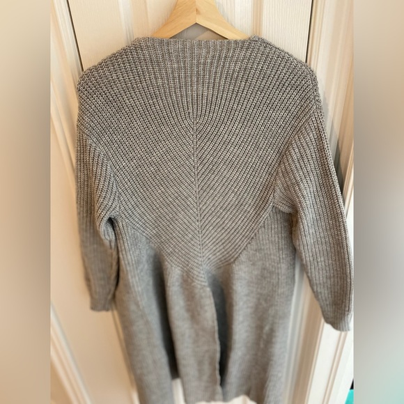 Long knit cardigan- Size Small - Picture 3 of 9